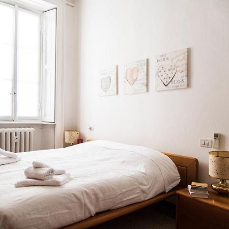 Peaceful Court Apartment In Shopping District Milán Exteriér fotografie