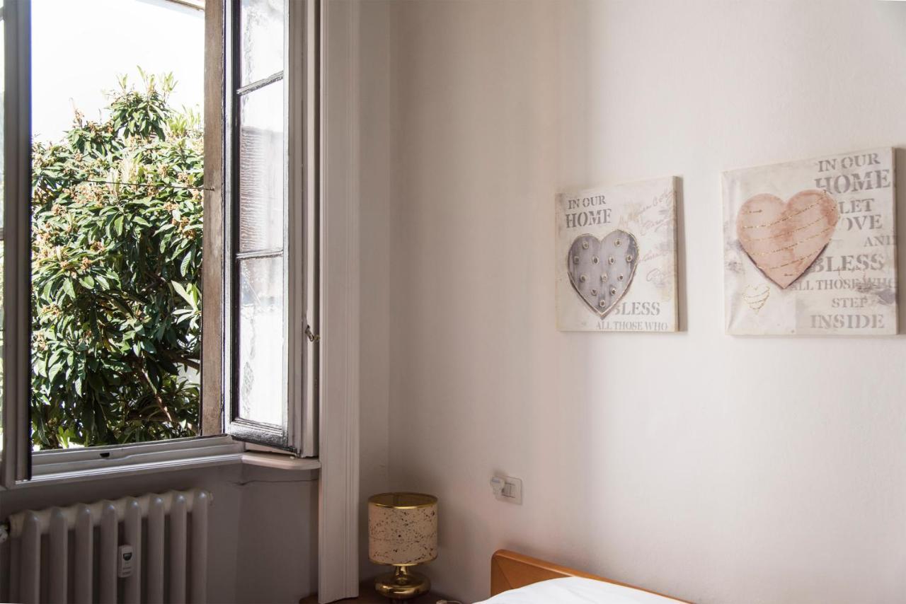 Peaceful Court Apartment In Shopping District Milán Exteriér fotografie