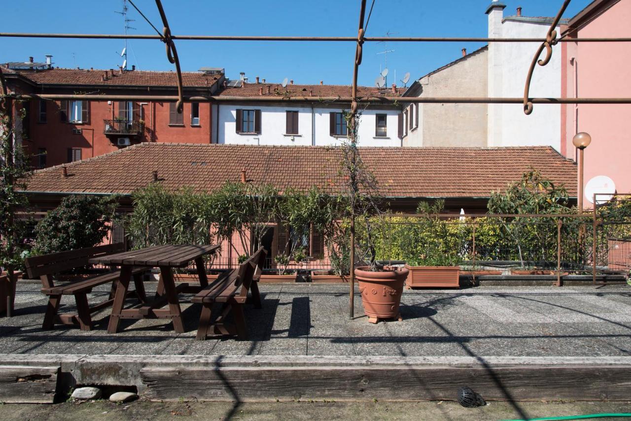 Peaceful Court Apartment In Shopping District Milán Exteriér fotografie