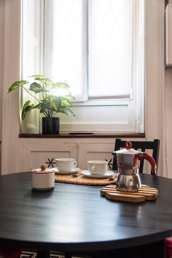 Peaceful Court Apartment In Shopping District Milán Exteriér fotografie
